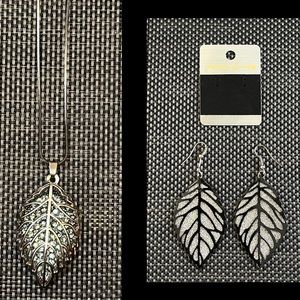 Sparkly Gunmetal Silver-tone Leaf Pendant, Necklace and Earrings Set